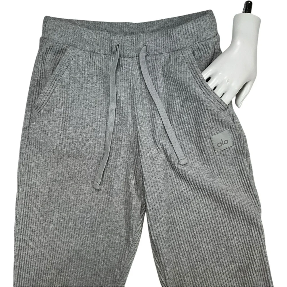 Alo Yoga Muse Sweatpant‎ Athletic Heather Grey Retail $108 Size Small